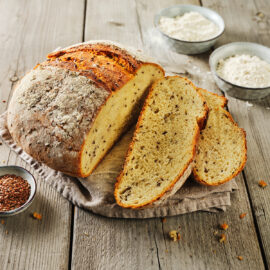 Mischbrot Mit Leinsamen Im Gusseisernen Topf Gebacken